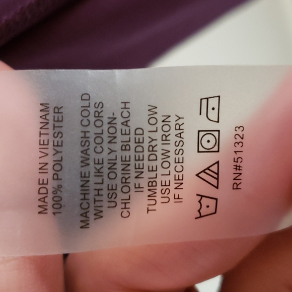 👖👠💼Vince Camuto Sleeveless Plum Top Sz M - Picture 7 of 7